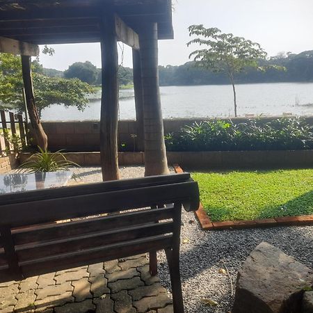 Shashin Lake Resort Дамбулла Экстерьер фото